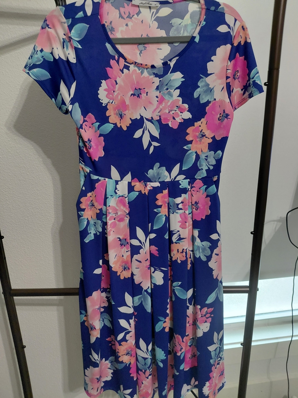 Hazel & Olive Floral Midi Dress